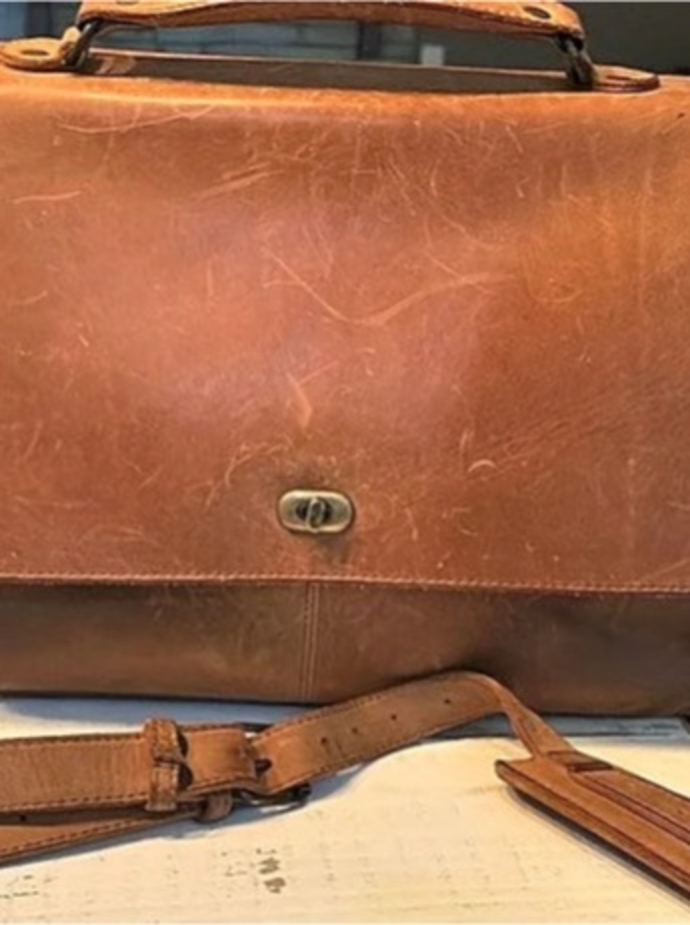 Buffalo Jackson Roosevelt Leather Laptop Messenger Bag Leather Messenger Bag in